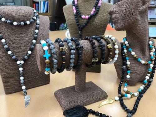 Cink Koponya / Szürke Achát - Ásványkarkötő