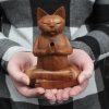Faragott Fa Füstölőtartó - Közepes Jóga Macska