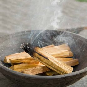   100g Green Tree Palo Santo normál méretű pálcika 10-15 pálcika