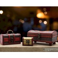 Koloniális Dobozok és Koffererek